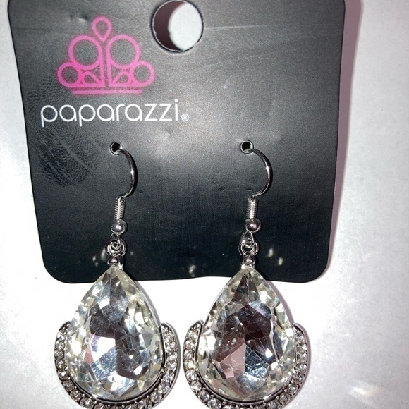 Mega Marvelous White Earring - Picture 5 of 7